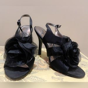Black satin bow heels , leather sole, by Nina